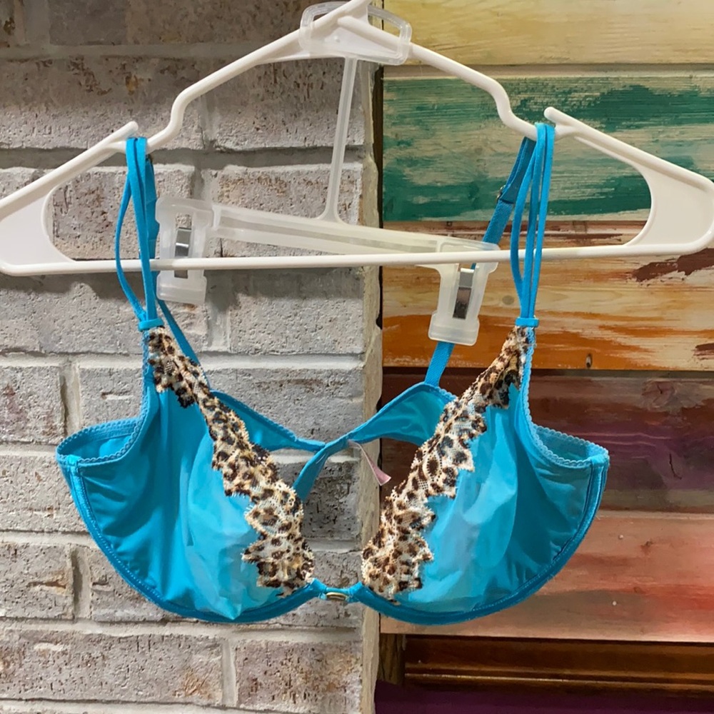 Like new size 34C VS  SUPER CUTE BRA